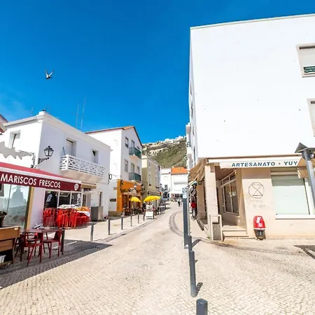 Cosy House In With Sea View